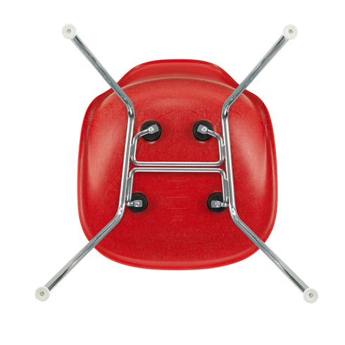 Cadeira Eames em Fibra de Vidro DSX / Base Cromada